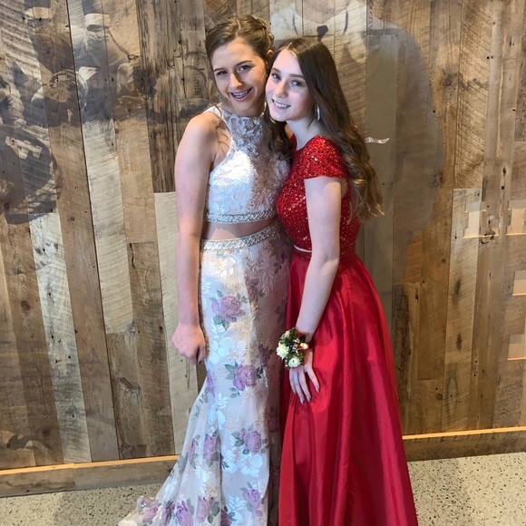 Red Sherri Hill two piece prom dress - Picture 7 of 7